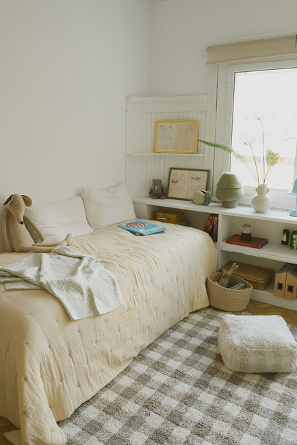 Lorena Canals Vichy Rahi, Ivory