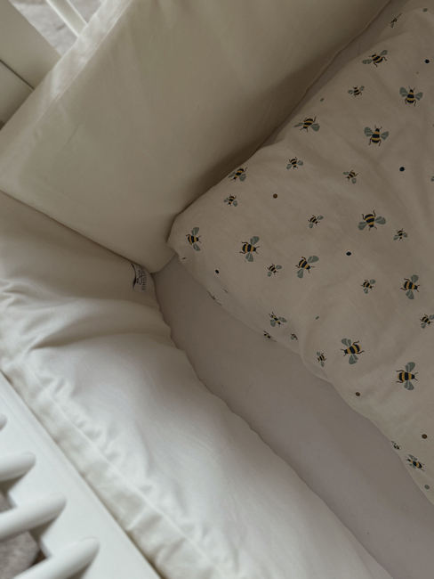 VanillaCopenhagen Reunapehmuste Pinnasänky, Milk