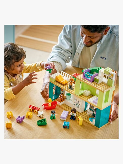LEGO DUPLO Town 10470 Nykyaikainen omakotitalo ja hahmot 3in1