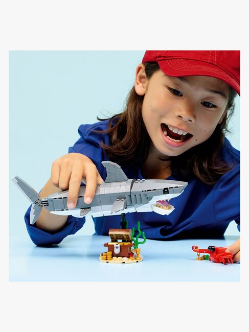 LEGO Creator 31381 Hurja hai ja aarrearkku