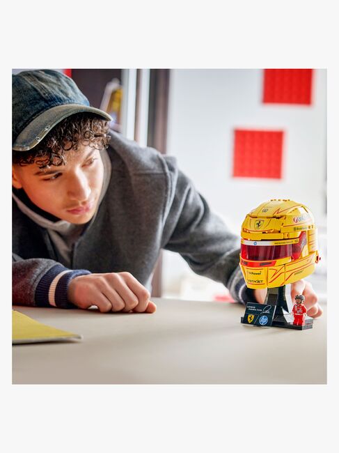LEGO Editions Formula 1 43022 Scuderia Ferrari HP -kypärä – Lewis Hamilton