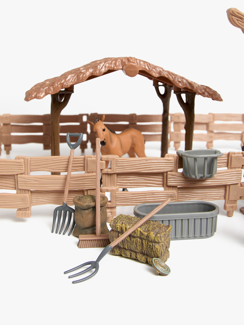 Cloudberry Castle Western Ranch Hevostila