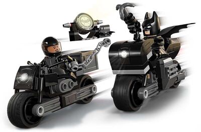 LEGO Super Heroes 76179 Batmanin™ ja Selina Kylen™ Moottoripyörätakaa-ajo