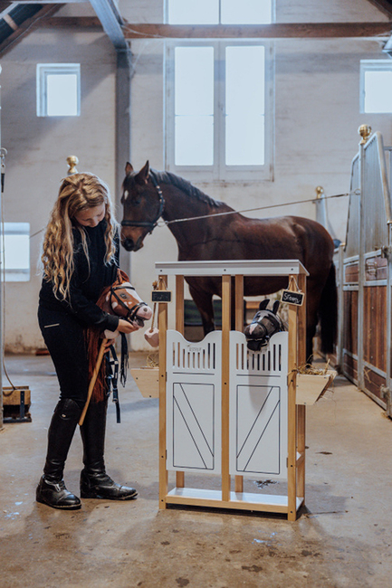 byASTRUP Hevostalli 2 Keppihevoselle