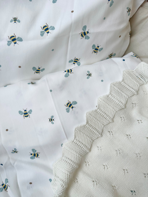 Vanilla Copenhagen Pussilakanasetti Junior 100x130, HoneyBee Happy