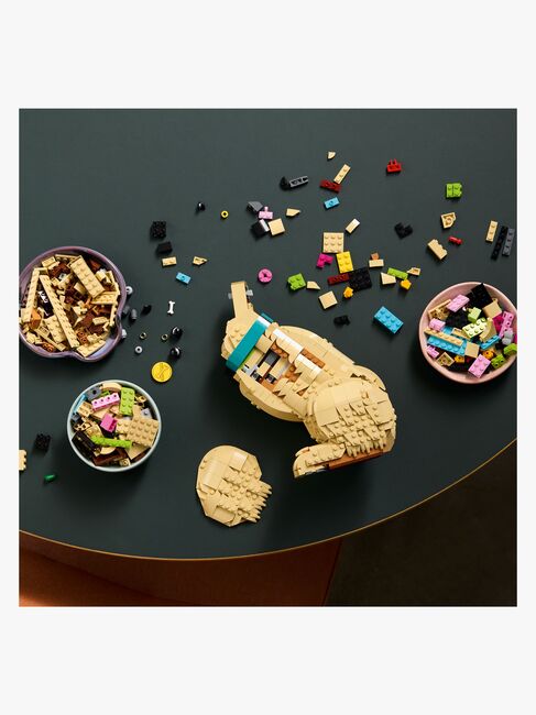 LEGO Icons 11384 Kultaisen noutajan pentu