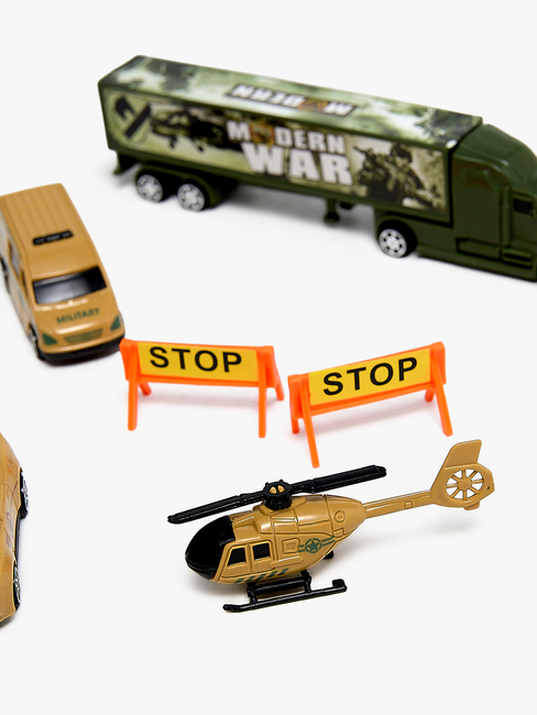 Alex's Garage Ajoneuvojen Kuljetus Armeija