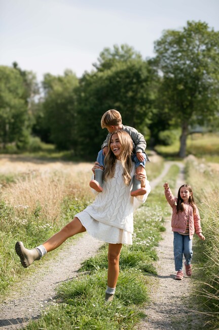 Viking X Kenza Tikkitakki, Rose