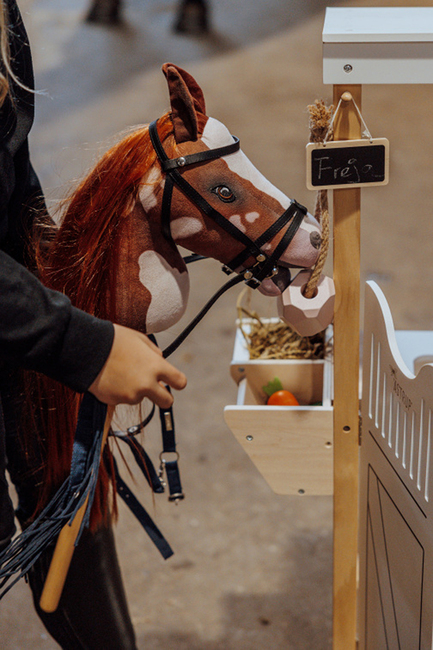 byASTRUP Hevostalli 2 Keppihevoselle