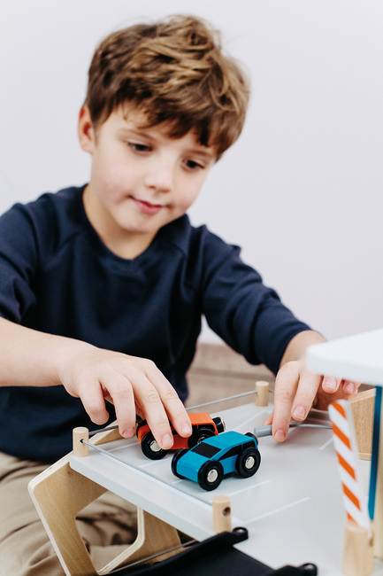 Small Foot Autotalli + Kaksi Autoa