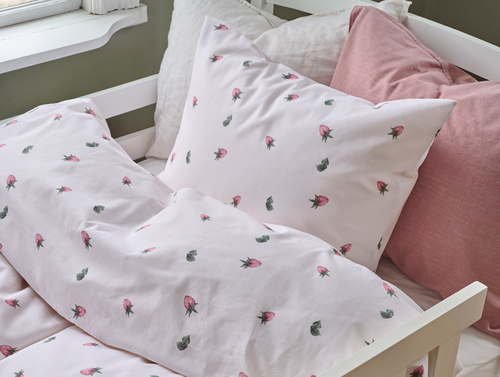 Borganäs Pussilakanasetti Pinnasänky Mansikkaunelma 100x130
