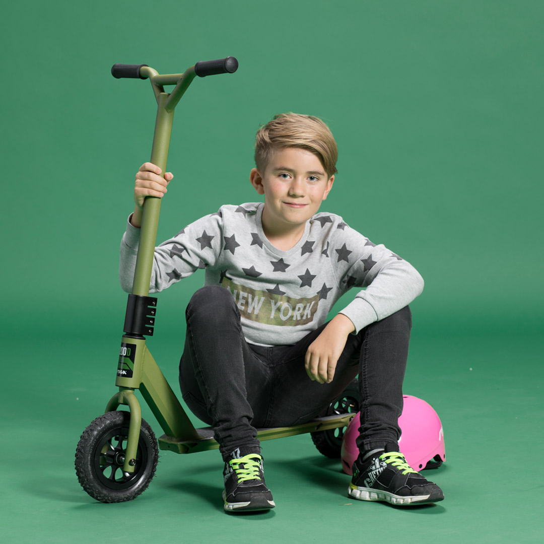 måns_10år_sparkcykel.jpg